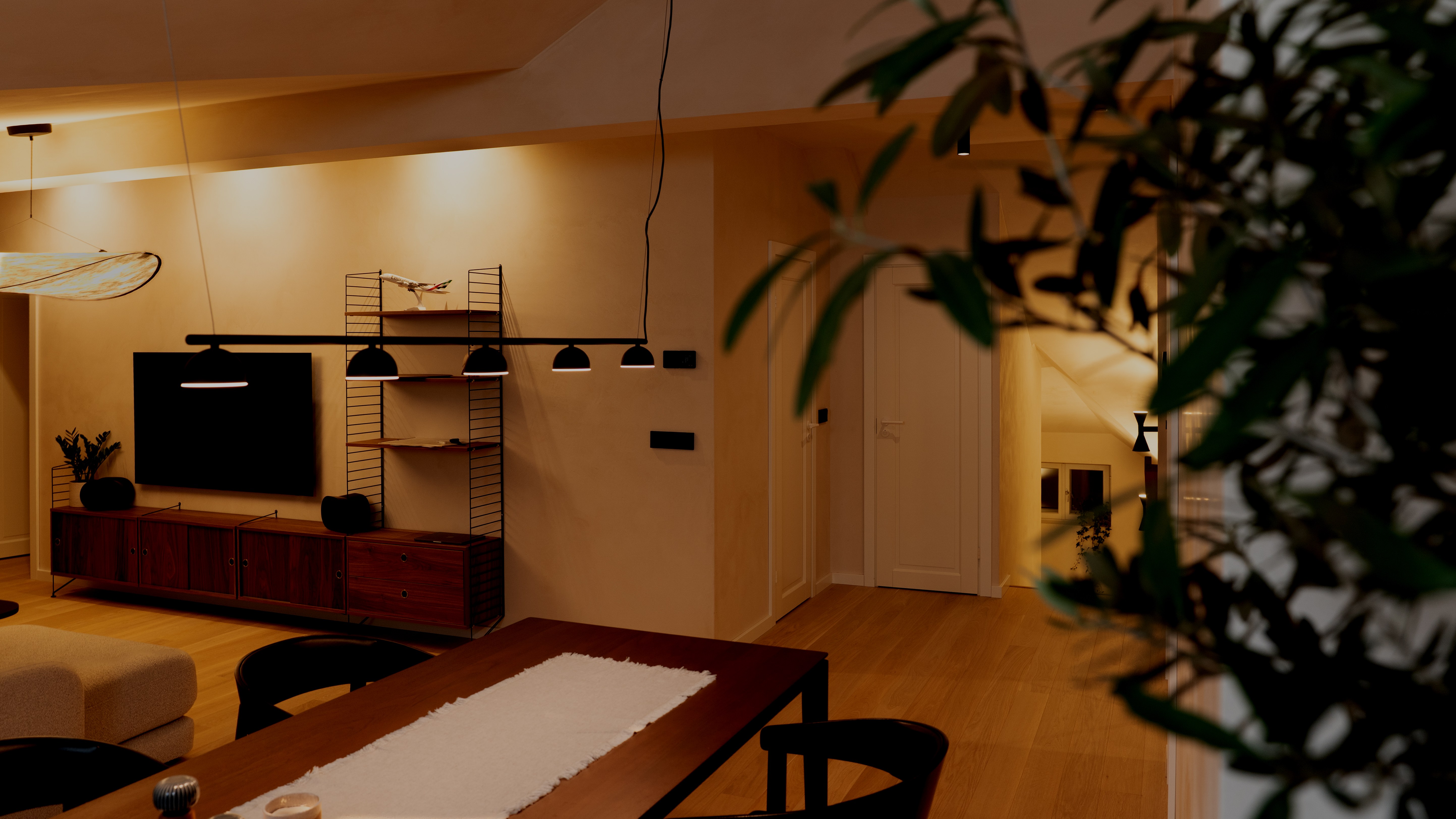 hero-image-resize parallax